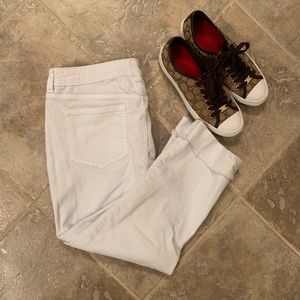 Jennifer Lopez White Capris Size 8